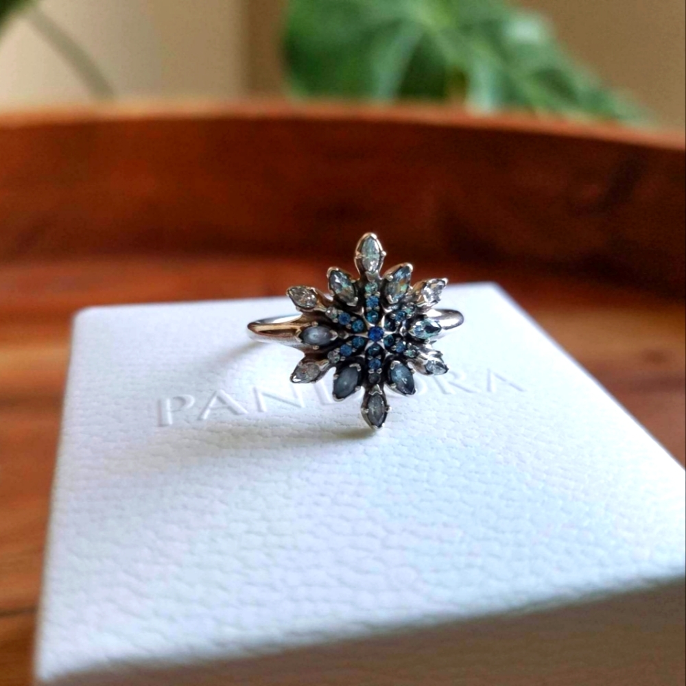 Crystallize Snowflake Pandora (retired) ring